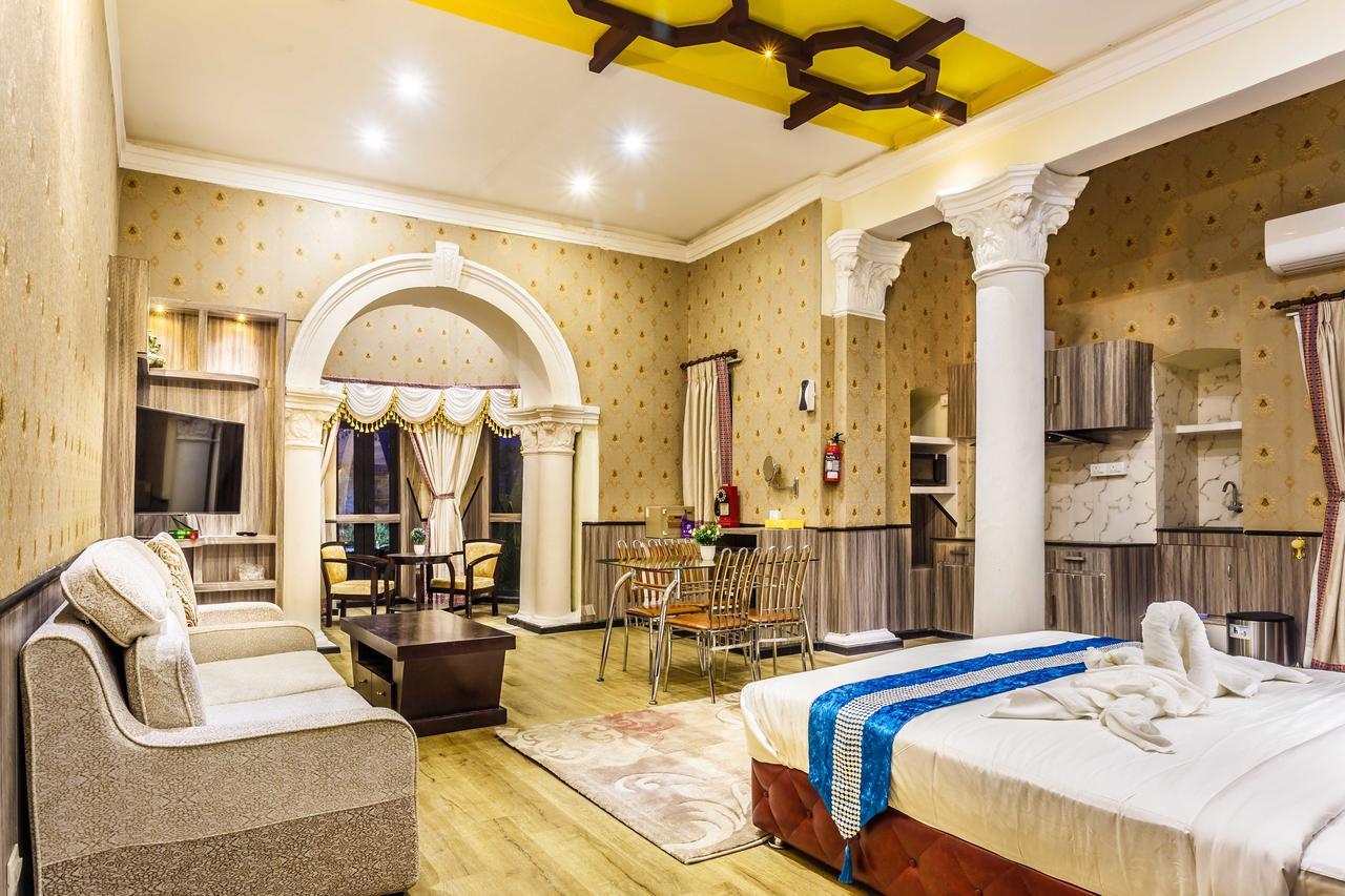 Royal Empire Boutique Hotel Kathmandu Buitenkant foto