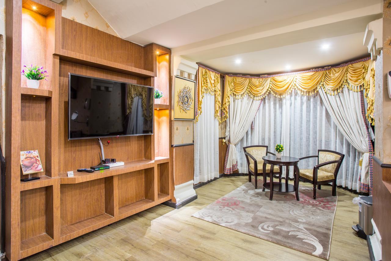 Royal Empire Boutique Hotel Kathmandu Buitenkant foto